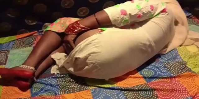 Real Bhojpuri village aunty fucking Dehati porn - Village Sex Videos