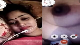 Dehati girl big boobs showing on video call sex