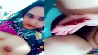 Pakistani girl nude show for her boyfriend