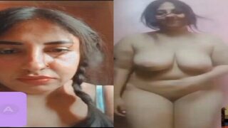 Pakistani sex MILF nude on video call with lover