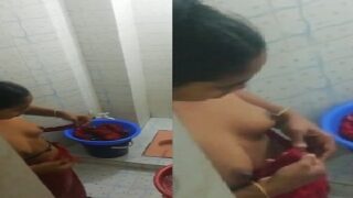 Young bhabhi nude boobs show before bathing video