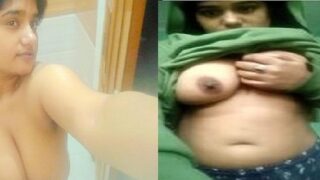 Indian huge boobs girl pressing her boobs