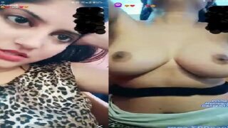 Insta model Indian girl nude playing with boobs