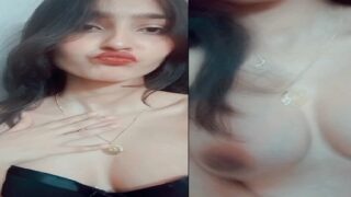 Seductive Indian girl nude selfie boobs showing