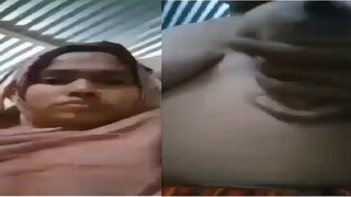 Sexy Bengali bhabhi first time nude body show