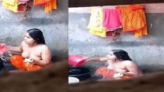 Bhabhi bathing hidden cam sex village xxx MMS