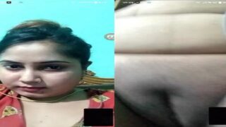 Chubby bhabhi big boobs and fat pussy showing