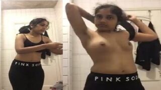 Mallu GF stripping before nude bath show