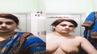 Homely bhabhi nude show for secret sex lover